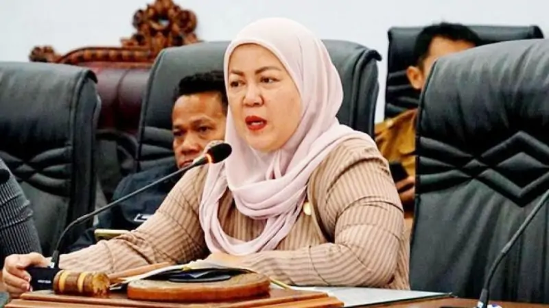 Henny Rosgiaty Rusli