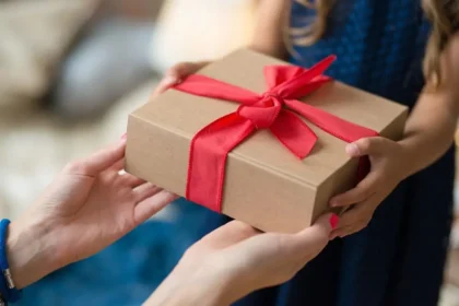 Guru Terima Hadiah Gratifikasi