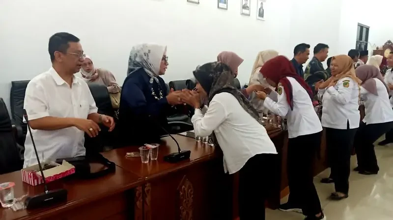 1004 Halalbihalal