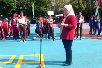 1404 Henni Rosgiaty Rusli 1