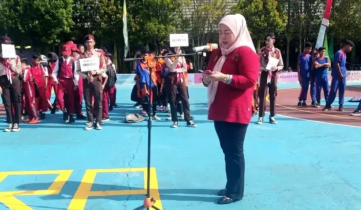 1404 Henni Rosgiaty Rusli 1