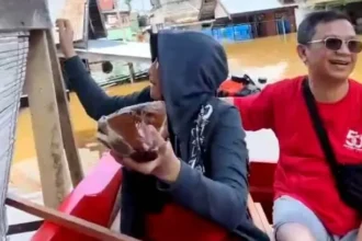 Taufik Salurkan Makanan