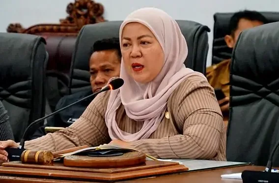 0310 Henny Rosgiati Rusli